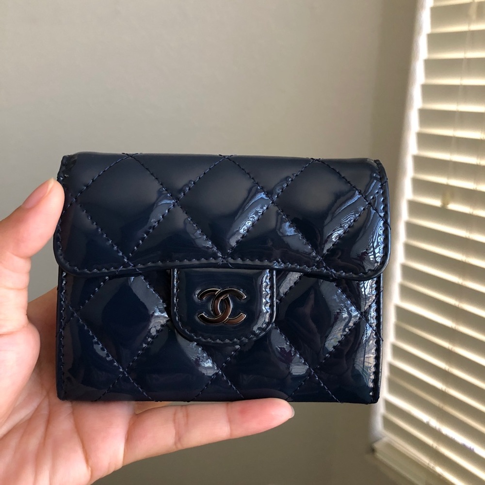 💋SOLD💋Chanel Cruiser Patent Leather Wallet - Picture 7 of 8